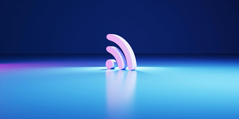 防災グッズとチャージ型WiFiルーターを一緒に備えるイメージ（災害時の通信確保）